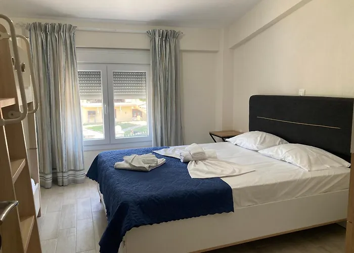 Villa Nikiti Villa Liana *